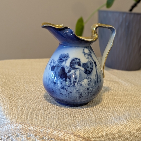 Royal Bayreuth Creamer Babes In The Woods Girl Petting Dog - Picture 10 of 10